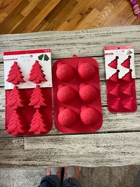 Winter - Christmas - Holiday  (NWT) Silicone Molds